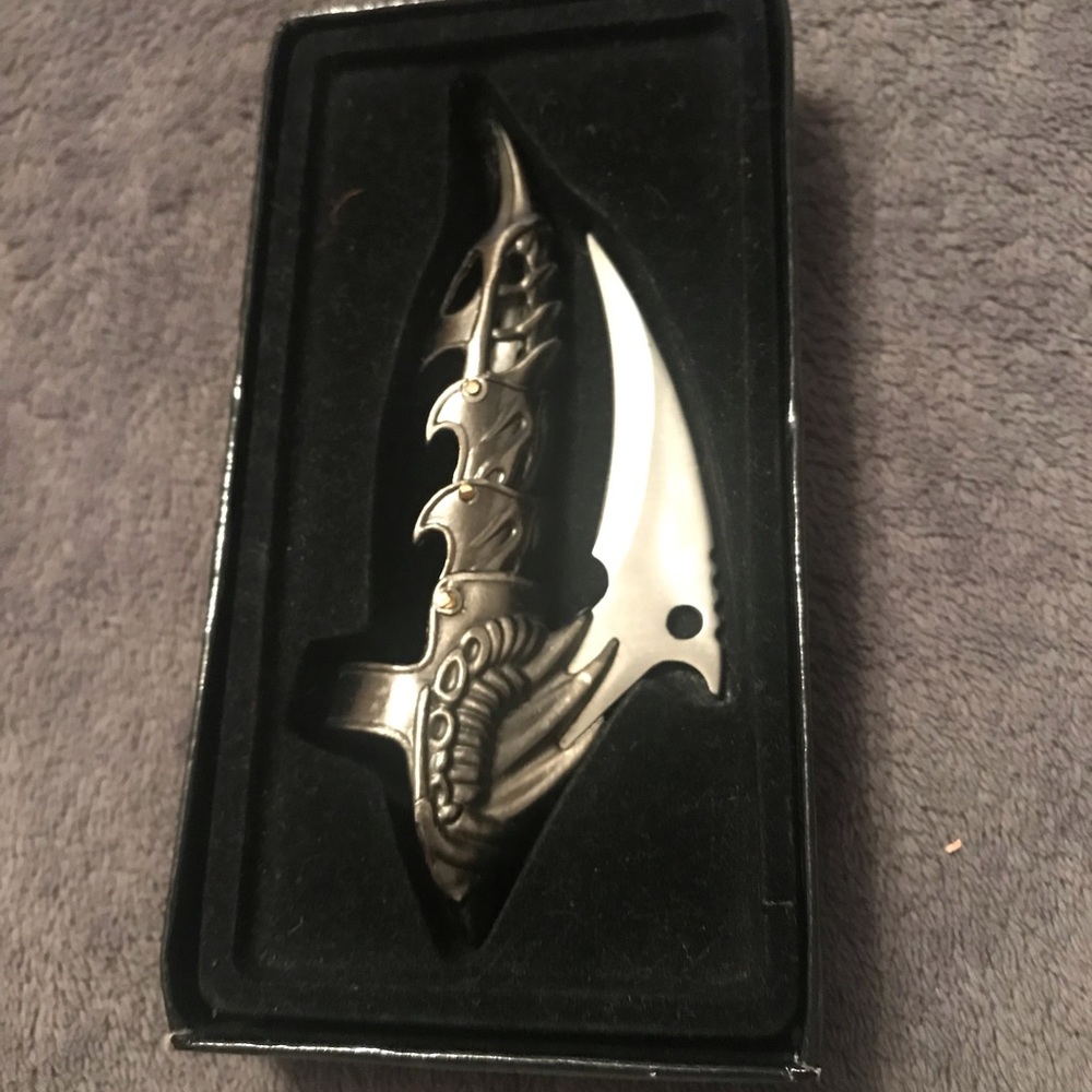 DRAGON CLAW FANTASY KNIFE